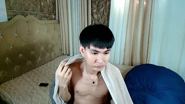 Snapshot of xlovercutietwink chatting on 3, 2, 2026 xlovercutietwink online show from 3, 2, 2026