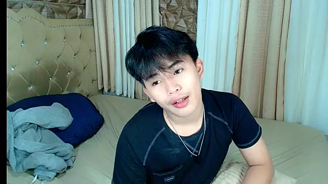 Snapshot of xlovercutietwink chatting on 14, 2, 2026 xlovercutietwink online show from 14, 2, 2026