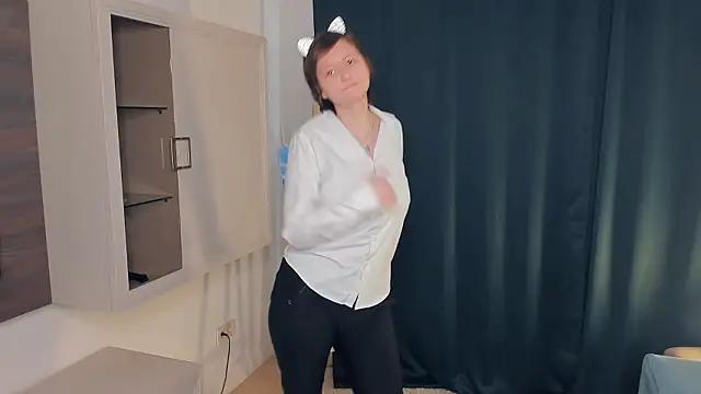 CarenSamele online show from 3, 2, 2026