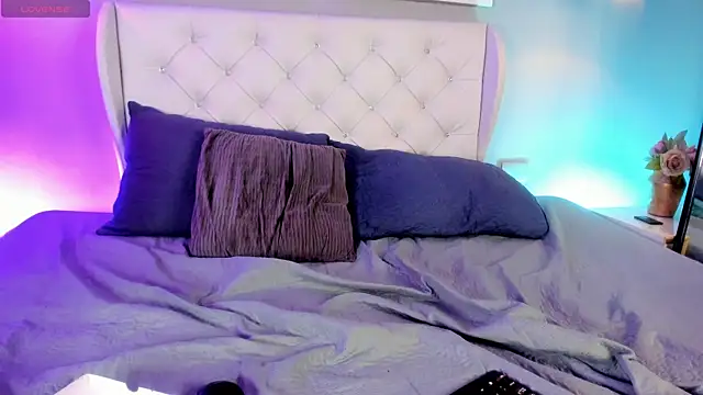 blush bloom online show from 15, 4, 2026