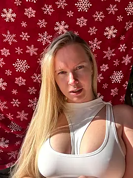 Snapshot of Ellie-rosee chatting on 2, 3, 2026 Ellie-rosee online show from 2, 3, 2026