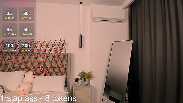 Luna Starlight online show from 5, 3, 2026