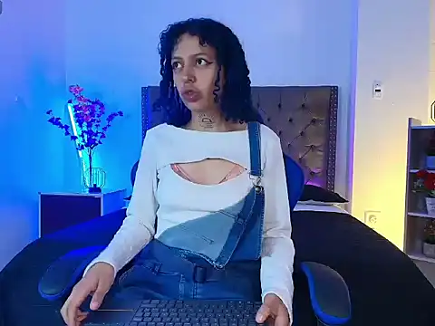 Snapshot of HannahBlue_ chatting on 23, 2, 2026 HannahBlue online show from 23, 2, 2026