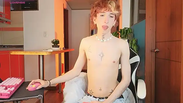 golden twink  online show from 15, 2, 2026