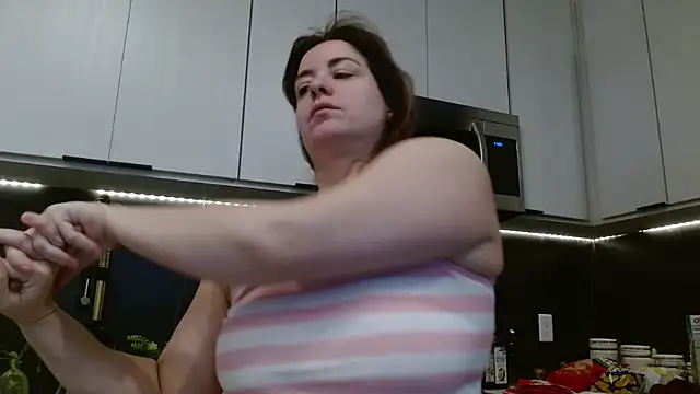 Snapshot of HazelSkyesChat chatting on 19, 2, 2026 HazelSkyesChat online show from 19, 2, 2026