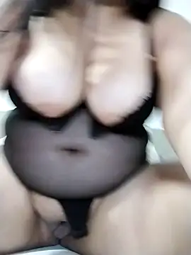 SamanthaStonee online show from 5, 3, 2026