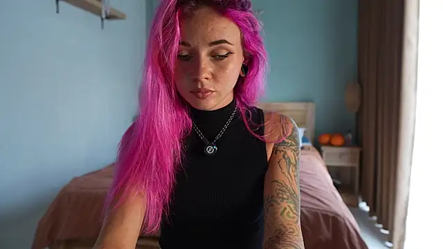 Sarah Pink online show from 30, 10, 2025