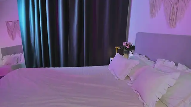 Tiffany  King online show from 1, 5, 2026