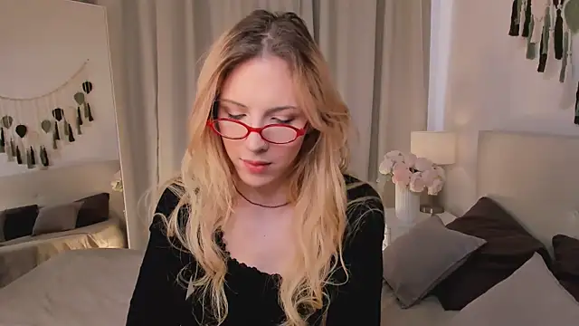 Tiffany  King online show from 10, 5, 2026