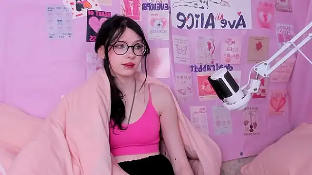 NessaV online show from 3, 2, 2026