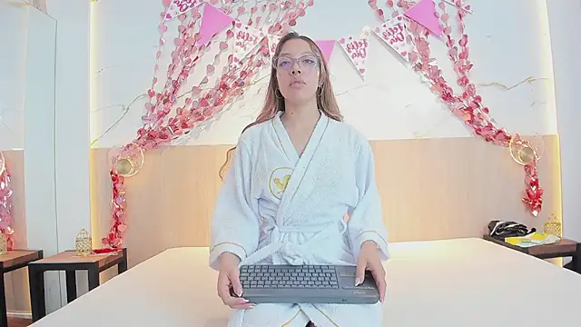 rebecca ponce  online show from 6, 2, 2026