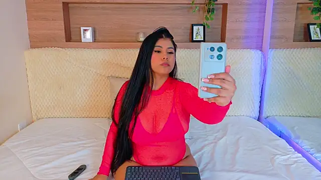 Snapshot of VioletBloomm chatting on 21, 2, 2026 VioletBloomm online show from 21, 2, 2026