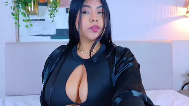 VioletBloomm online show from 17, 3, 2026