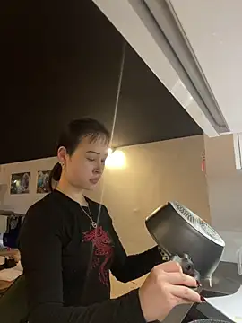 Just-Lilly online show from 12, 4, 2026