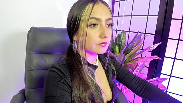 Giselle Laurens  online show from 28, 3, 2026