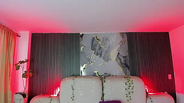 Snapshot of CarolineFyre chatting on 25, 6, 2026 CarolineFyre online show from 25, 6, 2026