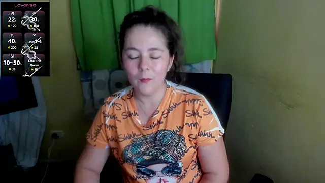 Snapshot of LuciaMiilf chatting on 25, 6, 2026 LuciaMiilf online show from 25, 6, 2026