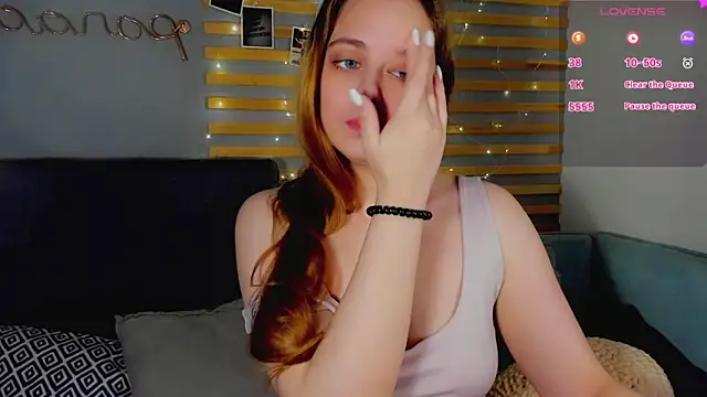 Snapshot of Alice_Wanderr chatting on 6, 3, 2026 Alice Wanderr online show from 6, 3, 2026
