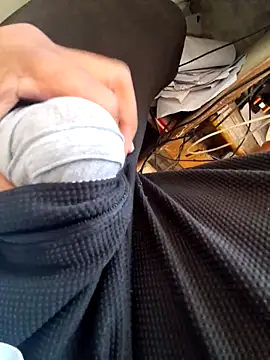 hot---boy1 online show from 18, 2, 2026