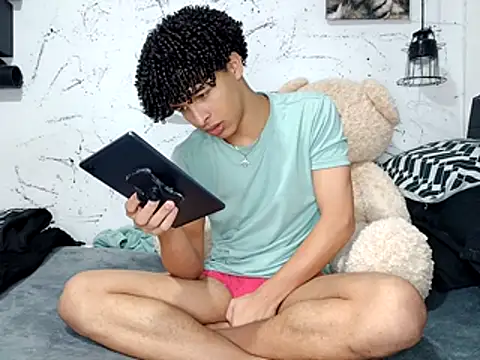 ian smith  online show from 26, 3, 2026