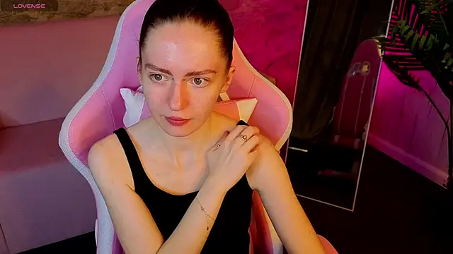 Snapshot of KristineValbuena chatting on 11, 2, 2026 KristineValbuena online show from 11, 2, 2026