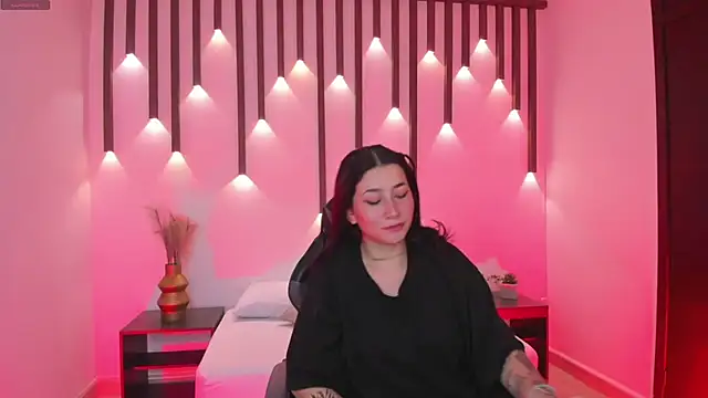 charlottee27  online show from 21, 4, 2026