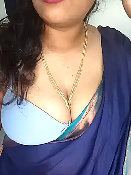 Snapshot of Chinnima143 chatting on 2, 2, 2026 Chinnima143 online show from 2, 2, 2026