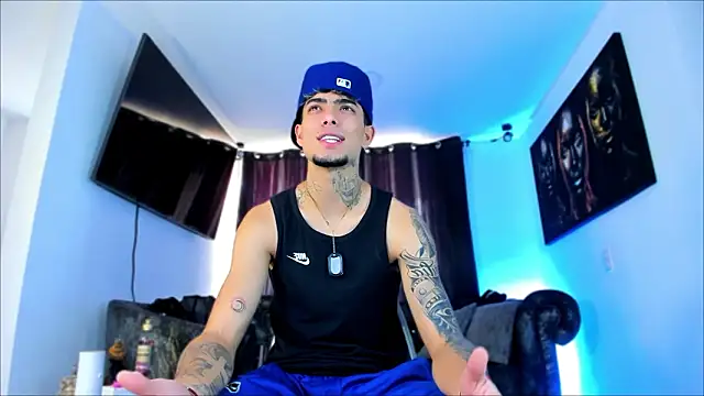 Snapshot of miguel_aguirre_ chatting on 5, 2, 2026 miguel aguirre online show from 5, 2, 2026