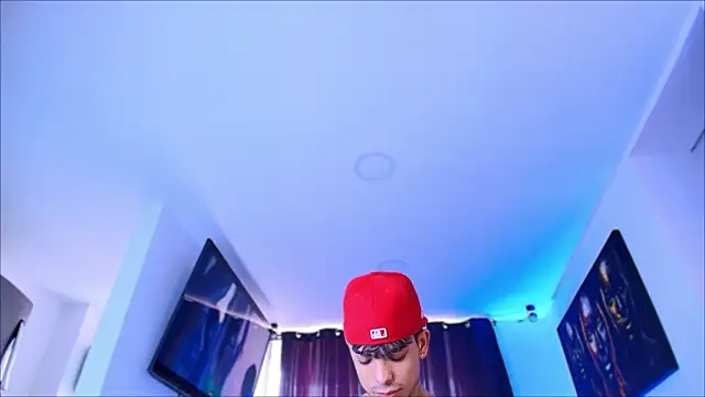 Snapshot of miguel_aguirre_ chatting on 10, 2, 2026 miguel aguirre online show from 10, 2, 2026