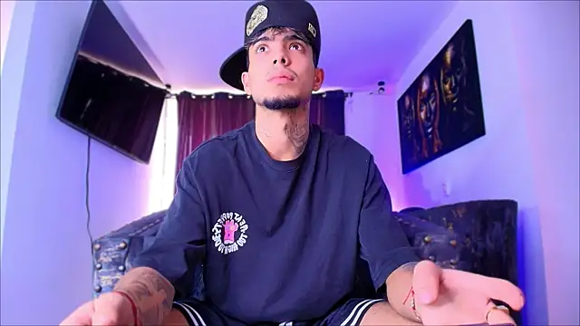 Snapshot of miguel_aguirre_ chatting on 13, 2, 2026 miguel aguirre online show from 13, 2, 2026