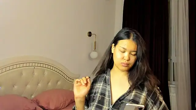 Snapshot of luna_yum chatting on 12, 2, 2026 luna yum online show from 12, 2, 2026