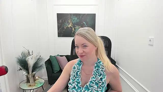 Snapshot of CharlotteKerti chatting on 23, 5, 2026 CharlotteKerti online show from 23, 5, 2026