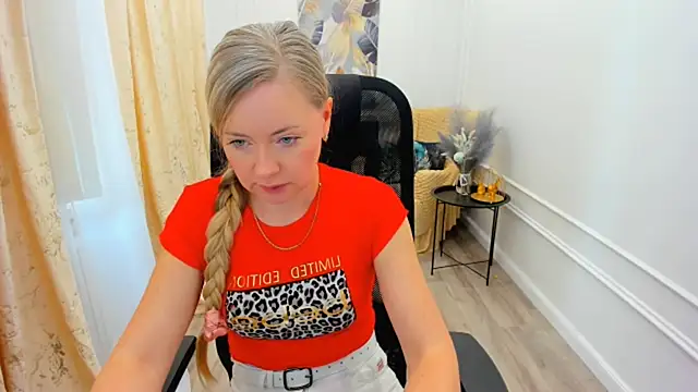 Snapshot of CharlotteKerti chatting on 3, 6, 2026 CharlotteKerti online show from 3, 6, 2026