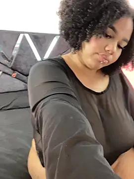 Snapshot of AlahiaFrequency chatting on 2, 2, 2026 AlahiaFrequency online show from 2, 2, 2026