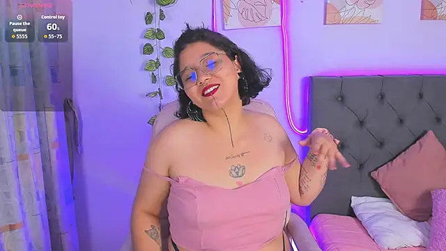 Snapshot of Sylvara_bx chatting on 18, 2, 2026 Sylvara bx online show from 18, 2, 2026