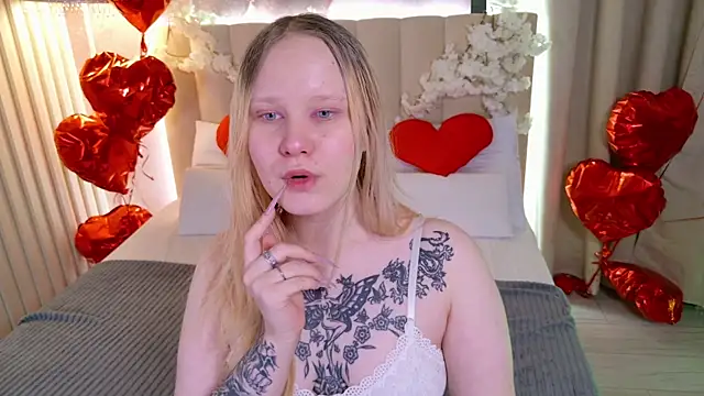 Snapshot of AnnieVibe chatting on 10, 2, 2026 AnnieVibe online show from 10, 2, 2026