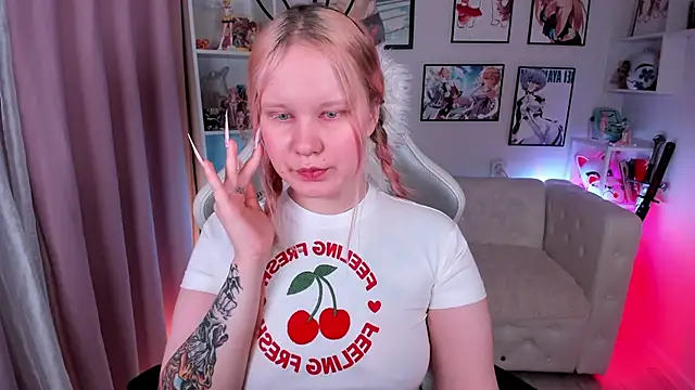 AnnieVibe online show from 5, 4, 2026