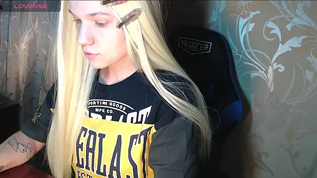 Snapshot of Shiny_Victoria chatting on 18, 2, 2026 Shiny Victoria online show from 18, 2, 2026