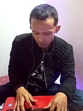 Snapshot of DeivisDeejay chatting on 12, 3, 2026 DeivisDeejay online show from 12, 3, 2026