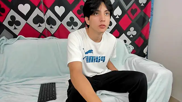 Snapshot of Steerlingxvx chatting on 5, 2, 2026 Steerlingxvx online show from 5, 2, 2026