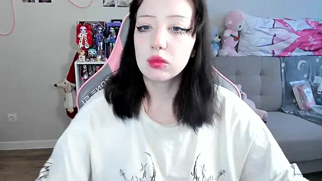 Snapshot of MollysLand chatting on 16, 4, 2026 MollysLand online show from 16, 4, 2026