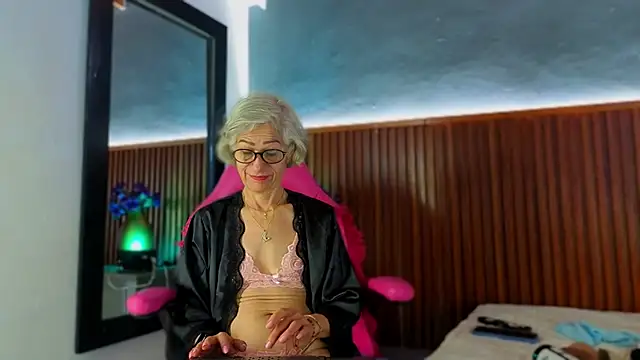 miss monserrate01 online show from 24, 3, 2026