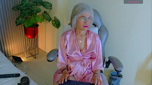 Snapshot of miss_monserrate01 chatting on 11, 7, 2026 miss monserrate01 online show from 11, 7, 2026