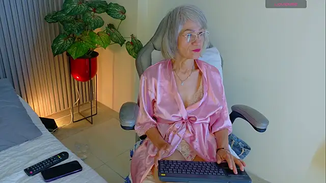 Snapshot of miss_monserrate01 chatting on 14, 7, 2026 miss monserrate01 online show from 14, 7, 2026