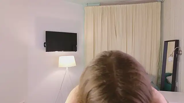 Bubble Chloe online show from 4, 2, 2026