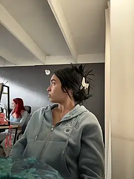 Sara Fernandez  online show from 18, 2, 2026