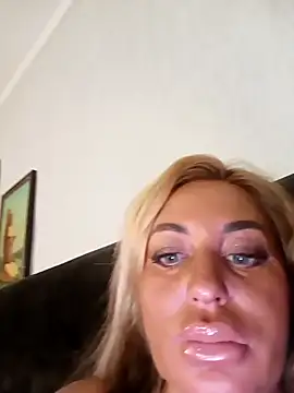 MiaMooly online show from 18, 9, 2025