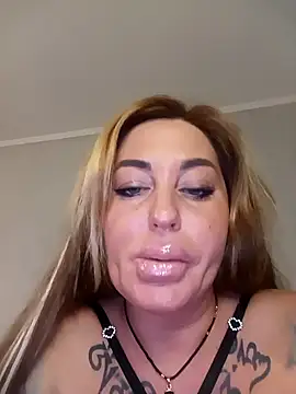 MiaMooly online show from 30, 11, 2025