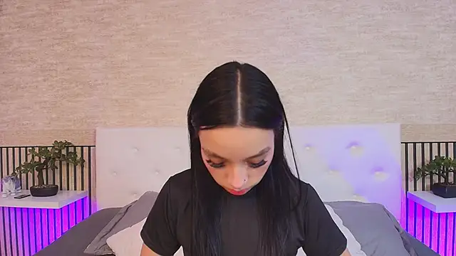 Elizabeth Ferrer online show from 25, 2, 2026