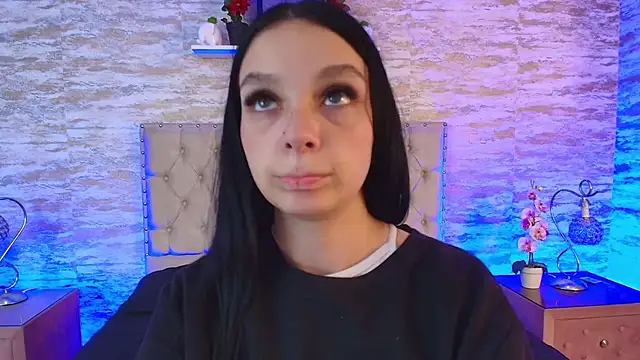 Elizabeth Ferrer online show from 17, 4, 2026